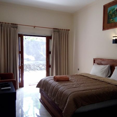 Family Garden Homestay Mangsit Exterior foto